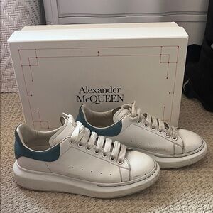 Alexander McQueen Women’s Sneakers in White and blue